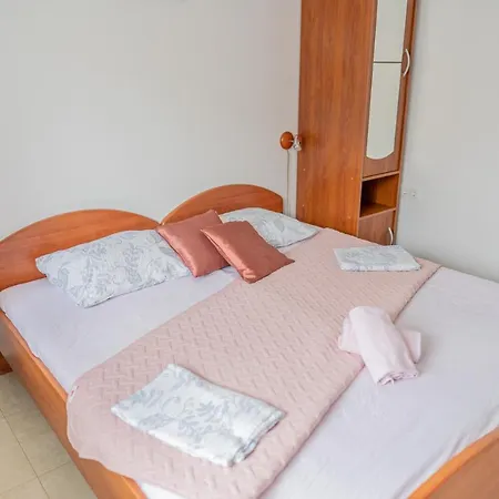 Kamarin Guest house Pomena