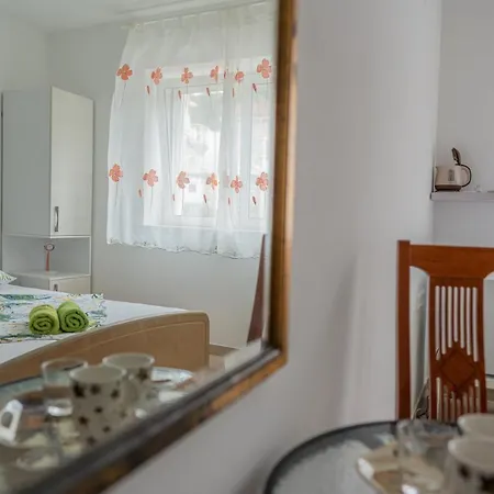 Kamarin Guest house Pomena