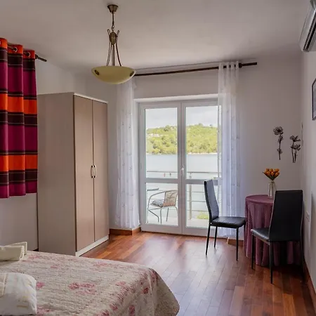 Kamarin Guest house 3*